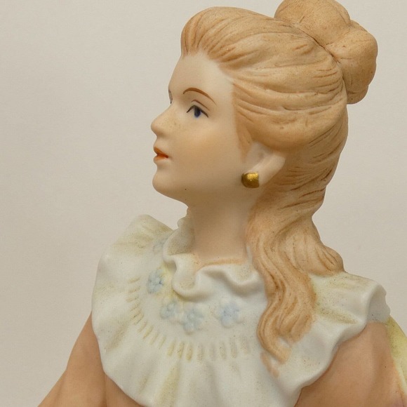 Homco # 1439 Courtney's Dream Porcelain Bisque Lady in Chair Figurine 6.5" SEJ&5 - Picture 13 of 16